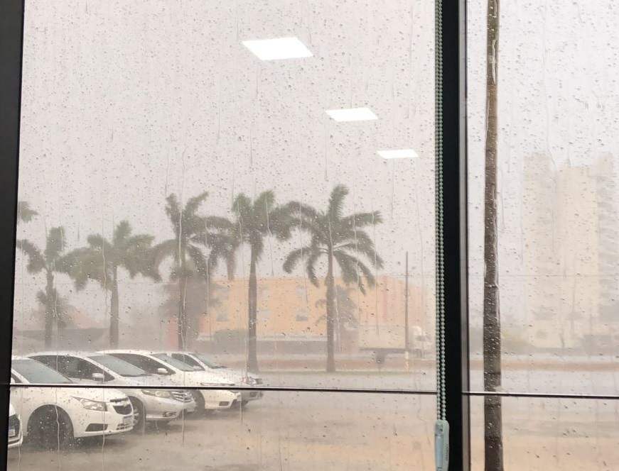 Cidade de MT registra chuva forte e tem ruas alagada, Sorriso choveu em alguns Bairros