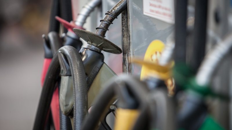 Preço médio da gasolina sobe pela 7ª semana seguida nos postos, mostra ANP