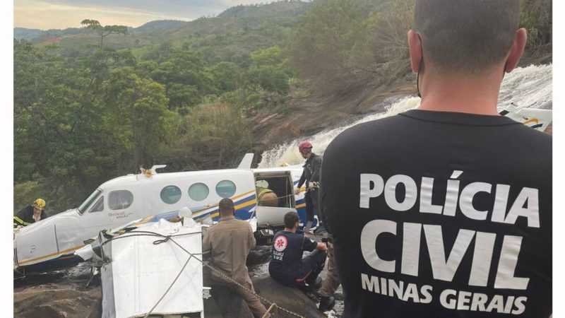 Aeronáutica investiga se avião com Marília Mendonça bateu em torre de alta tensão antes de cair em MG