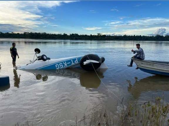 Resgate de avião que caiu no Rio Teles Pires está concluído
