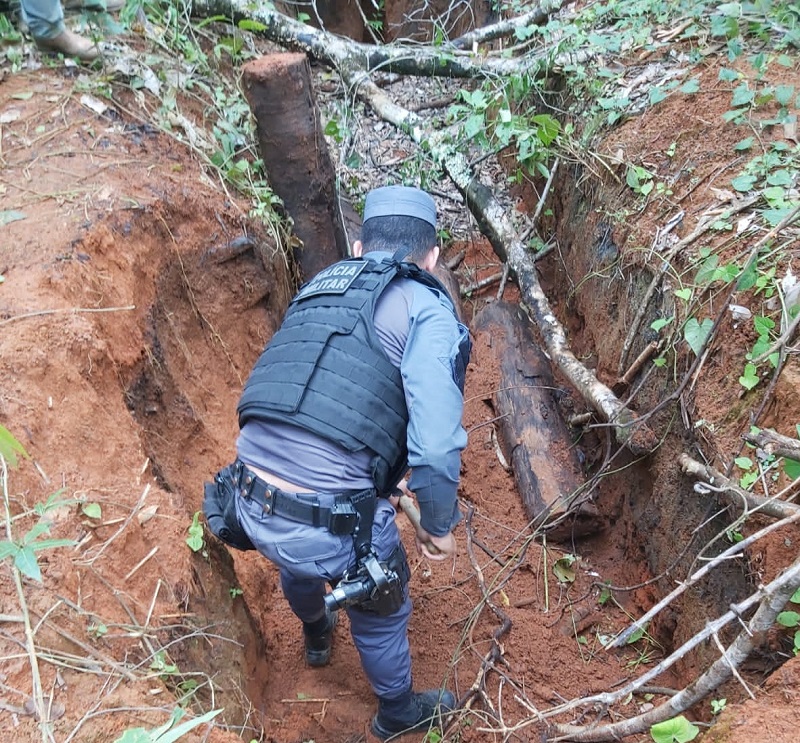 Jovem é morto e corpo é encontrado enterrado no quintal do assassino em Matupá