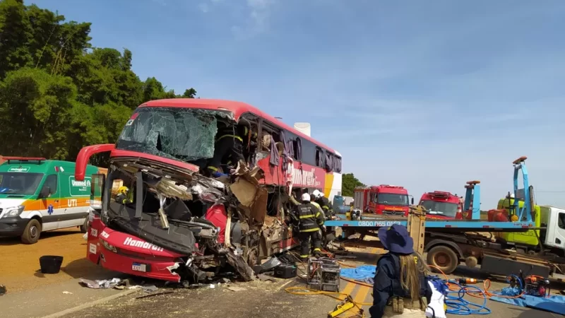 Acidente mata 11 pessoas na BR-163, empresa de ônibus, Governador e prefeituras emitiram notas