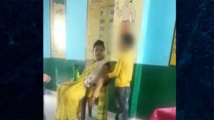Professora é demitida após ser flagrada sendo massageada por criança; veja