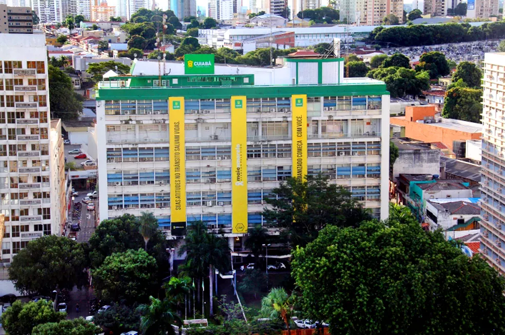 Cuiabá lança concurso para 2,1 mil vagas; salários chegam a R$ 8,3 mil