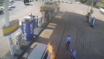 Carro pega fogo após frentista acender isqueiro durante abastecimento no PA
