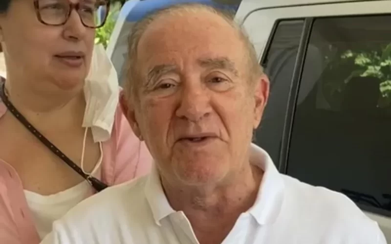 Aos 87 anos, Renato Aragão recebe alta após acidente isquêmico transitório