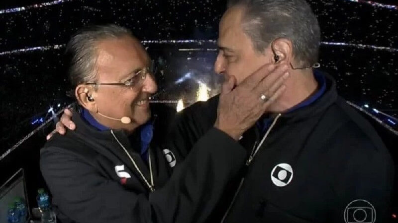 Luis Roberto chora ao se despedir de Galvão Bueno na Copa: “Te amo”