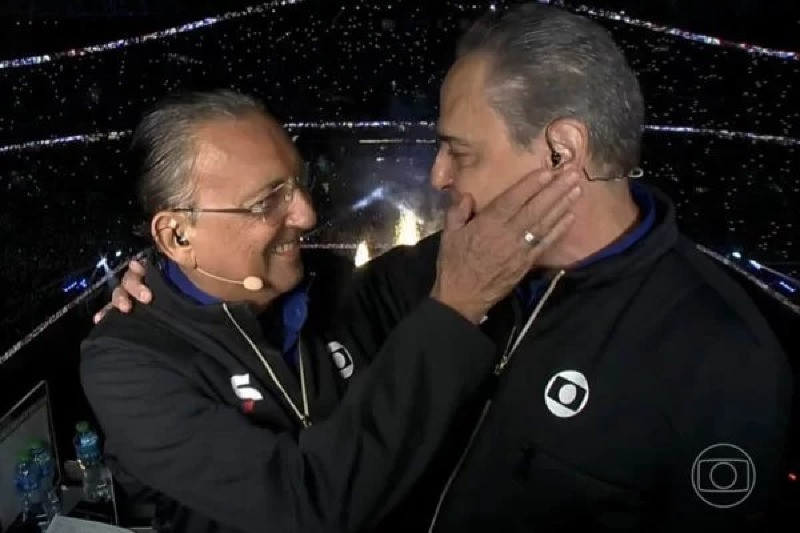 Luis Roberto chora ao se despedir de Galvão Bueno na Copa: “Te amo”