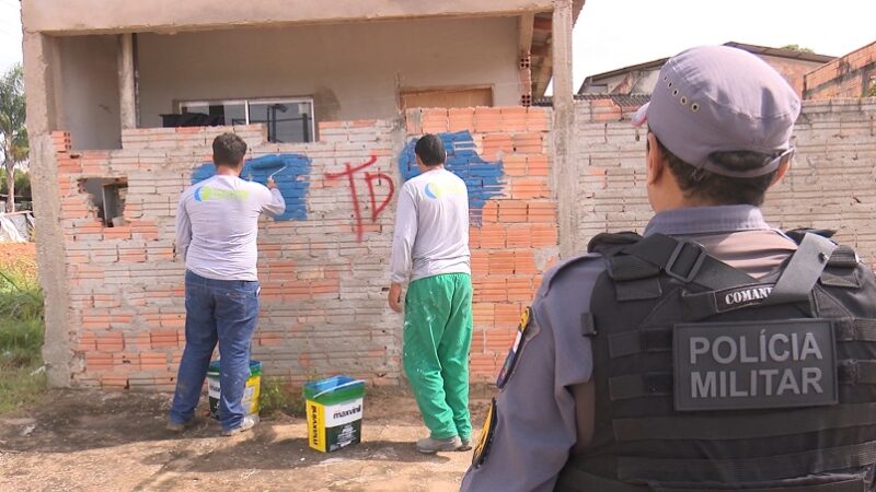 Residências são marcadas com simbolo de facção em Sorriso, forças de segurança apagam pichações