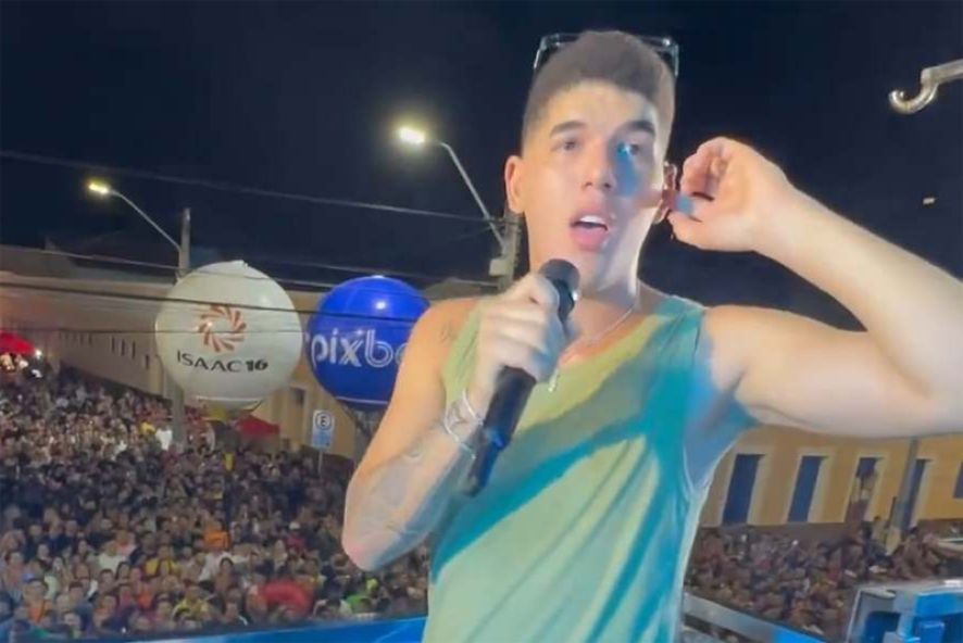 Cantor Zé Vaqueiro abandona palco após tiros: “Não consegui concluir o show”