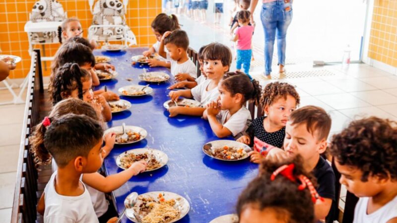 Prefeitura investe mais de R$ 1,5 milhão para equipar cozinhas e refeitórios de unidades escolares