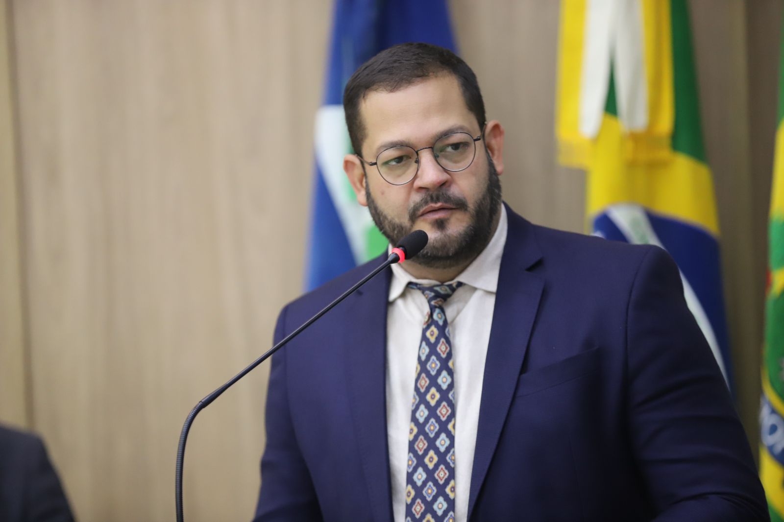 Paulinho pede resposta ao Governo do Estado sobre UTI´s infantis