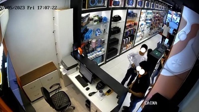 Bandidos invadem loja de revenda celular no centro de Sinop