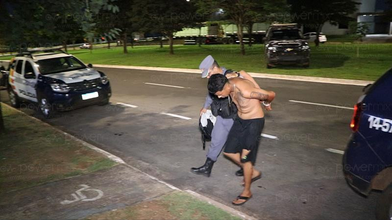Jovem invade condomínio, tenta pegar bebê de moradora e acaba preso pela PM em Nova Mutum