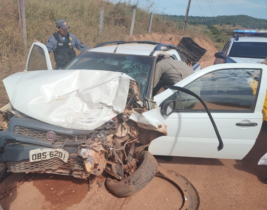 Condutor de caminhonete morre após colidir com veículo em estrada rural de Colíder