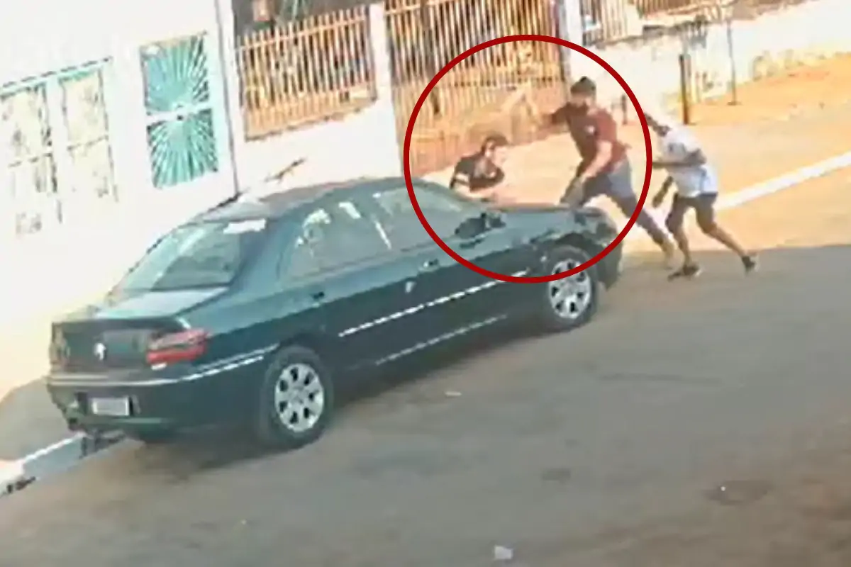 Vídeo mostra homem sendo esfaqueado em frente a bar em Vera