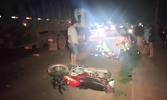 Motociclista fica ferido após bater de frente com carreta na BR-163 em Sinop