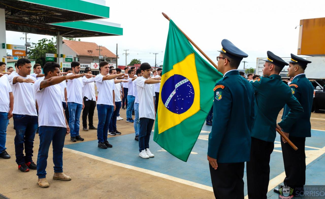 Junta de Serviço Militar de Sorriso entrega certificado de reservista para 120 jovens