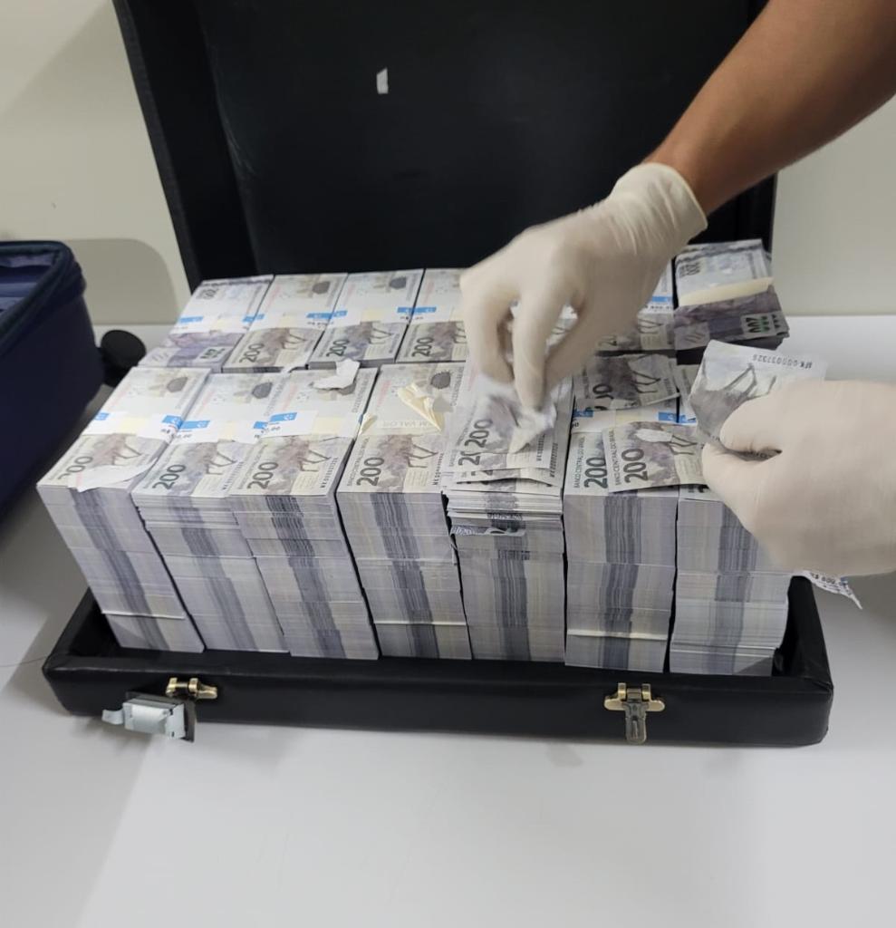 Polícia Civil flagra laboratório de falsificação de dinheiro em hotel em Cuiabá