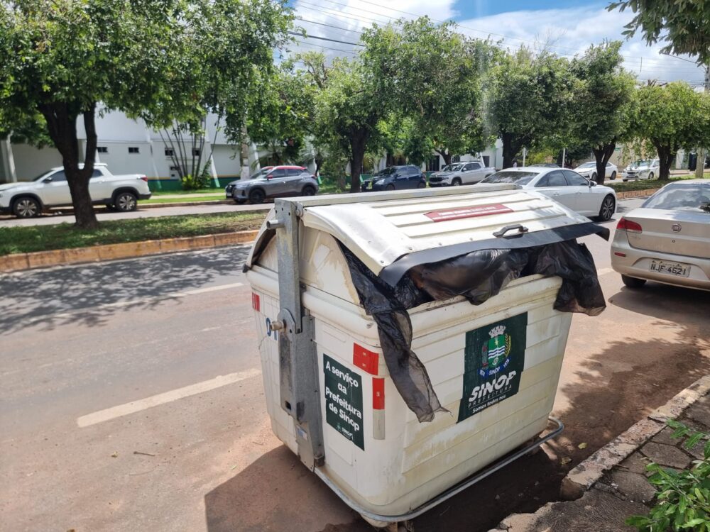 Coleta de lixo falha em Sinop: contêineres transbordam e ruas acumulam lixo