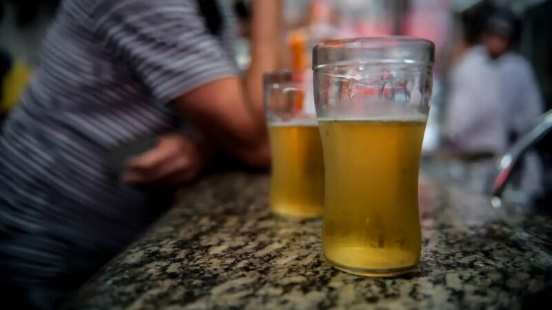 Governo vai tributar bebidas por teor alcoólico; ‘imposto do pecado’ será maior na vodca que na cerveja
