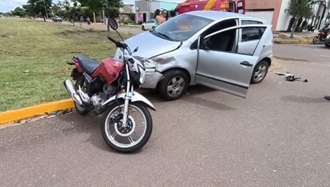 Acidente entre moto e carro deixa um ferido em Sinop