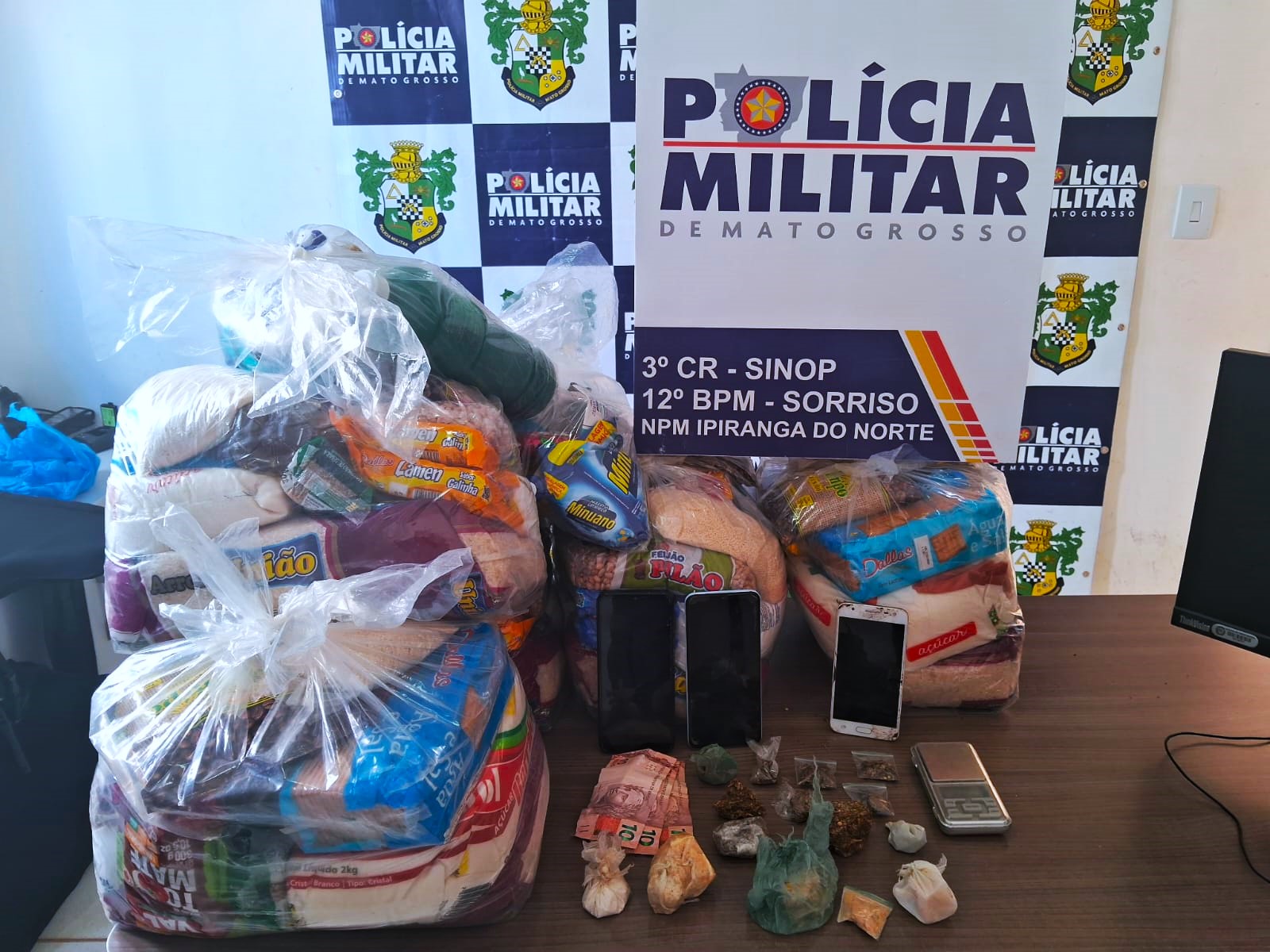 Polícia Militar prende três pessoas por tráfico de drogas em Ipiranga do Norte