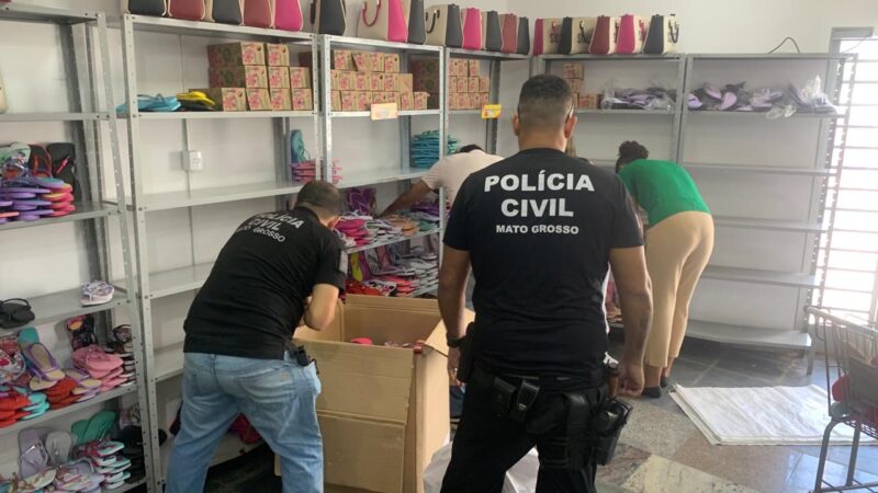 Polícia Civil e Procon Estadual apreendem centenas de pares de chinelos falsificados