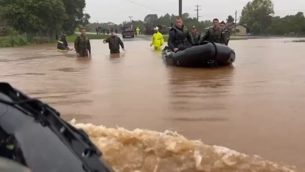 Enchentes em RS – Sobe para 57 o número de mortos; pelo menos 356 mil estão sem luz e mais de 180 trechos de rodovias têm bloqueios