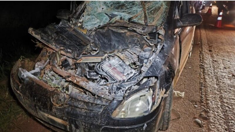 Homem de 34 anos morre em acidente entre Fox e carreta