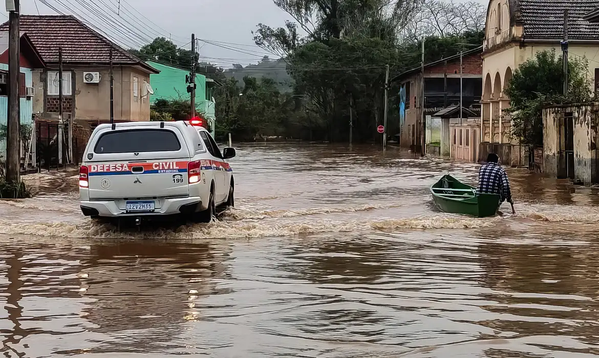 Número de desaparecidos no Rio Grande do Sul chega a 130; mais de 67 mil estão em abrigos