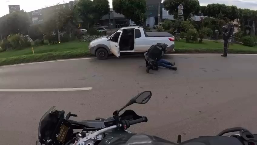 RAIO recupera carro furtado em Sinop durante cerco policial na BR-163