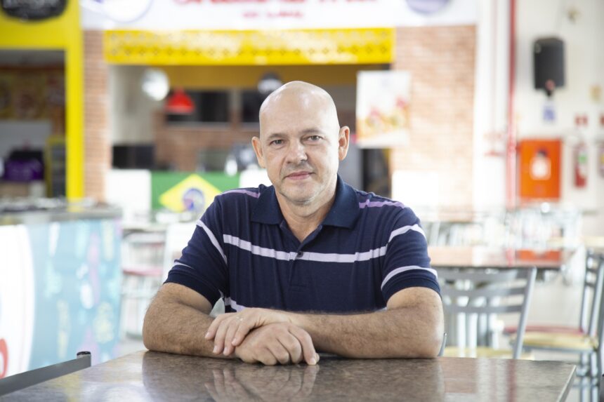 Moraes retira tornozeleira de Vanderlei Gralak, empresário de Sorriso condenado pelos atos de 8 de janeiro Moraes retira tornozeleira de Vanderlei Gralak, empresário de Sorriso condenado pelos atos de 8 de janeiro