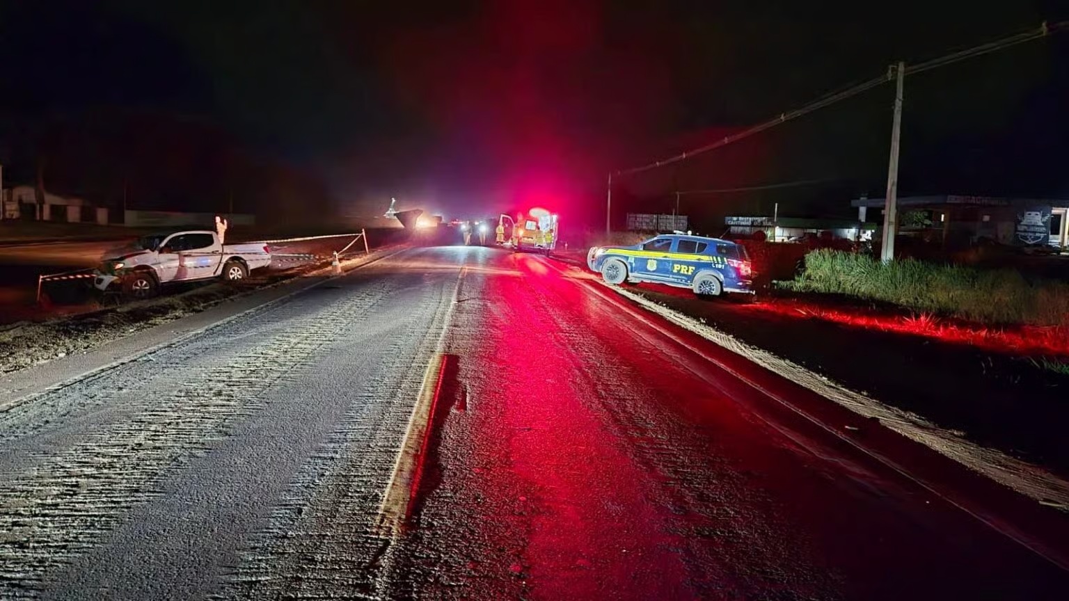 Motociclista morre após bater na traseira de caminhonete na BR-163 em Cláudia