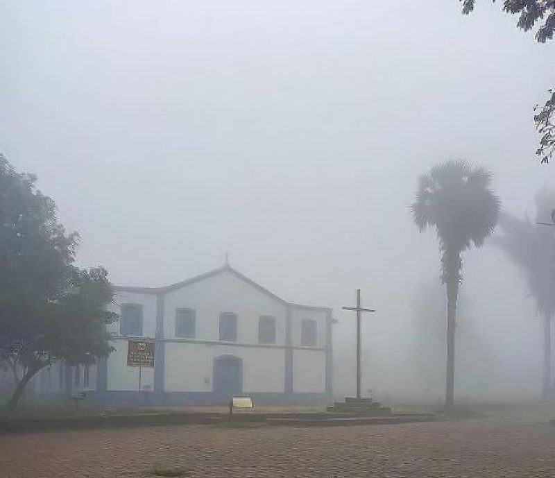 Frente fria derruba temperaturas em MT; Sorriso e Sinop têm manhã amena, mas calor volta à tarde Frente fria derruba temperaturas em MT; Sorriso e Sinop têm manhã amena, mas calor volta à tarde