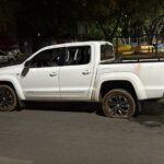 Após homem mexer com namorada em bar, suspeito atira, foge em Amarok e é preso pela Força Tática