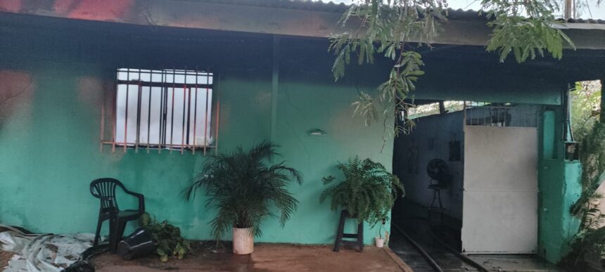 Mulher é resgatada com 90% do corpo queimado após incêndio destruir casa em Alta Floresta