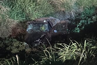 Colisão frontal entre carro e caminhonete deixa duas pessoas feridas na BR-163 em Sorriso