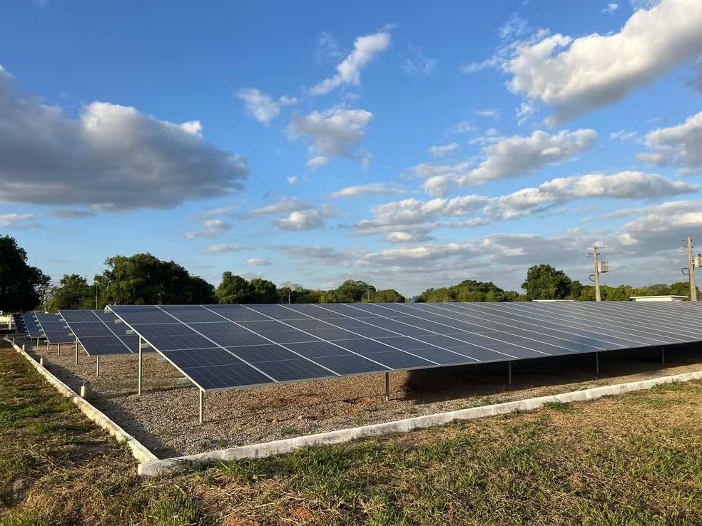 TCE aponta indício de prejuízo de R$ 1,8 milhão em contrato de usinas solares no interior MT